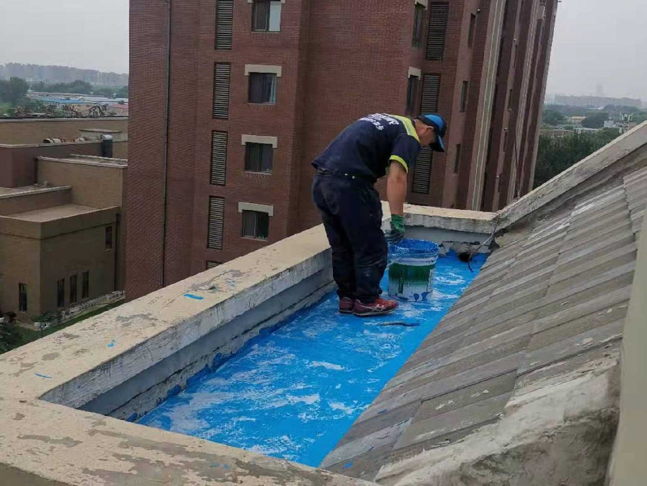 锦州楼顶防水补漏